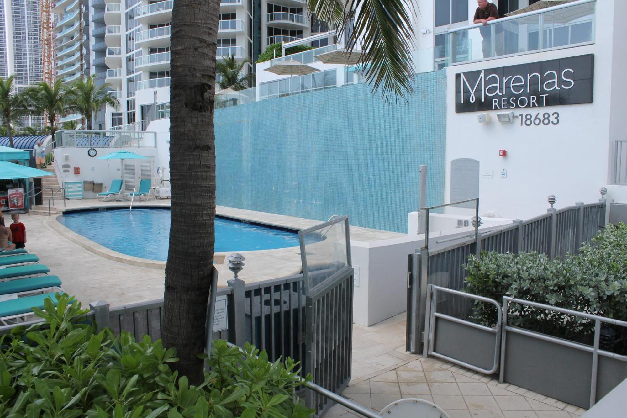 Marenas Beach Resort Sunny Isles Beach Exterior photo