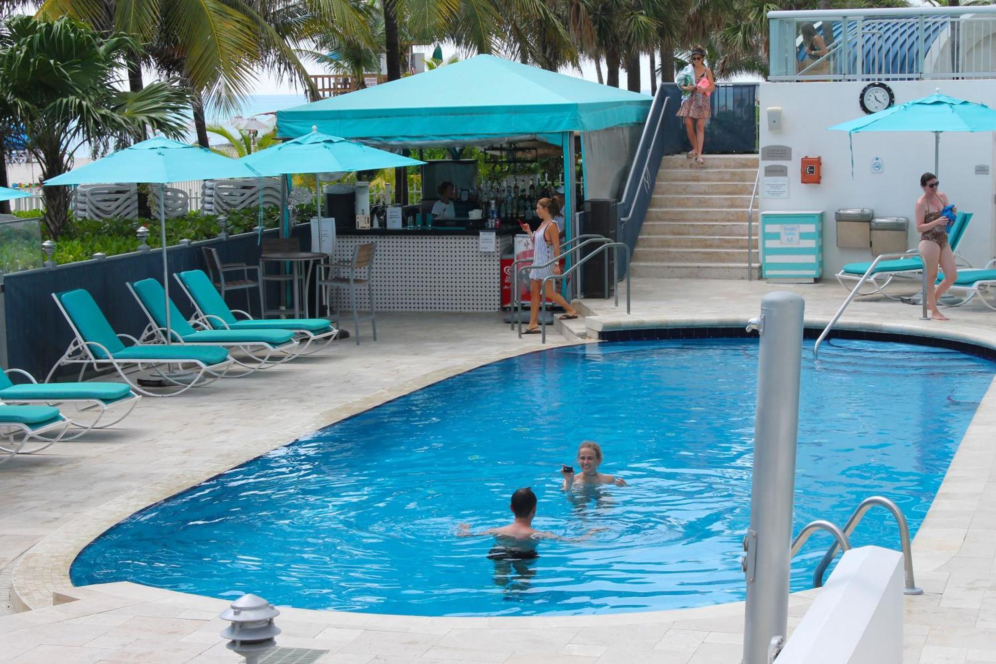 Marenas Beach Resort Sunny Isles Beach Exterior photo