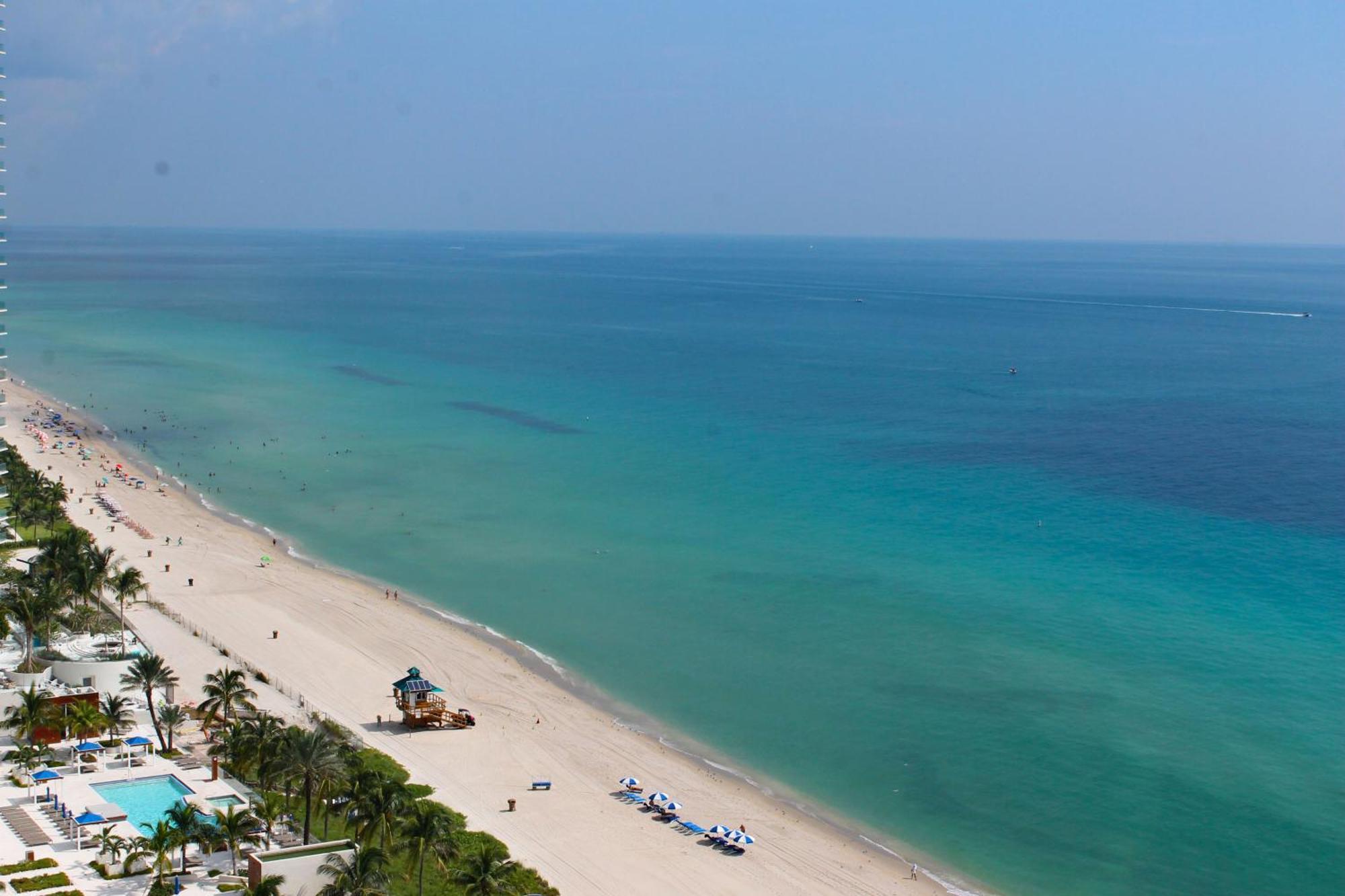 Marenas Beach Resort Sunny Isles Beach Exterior photo