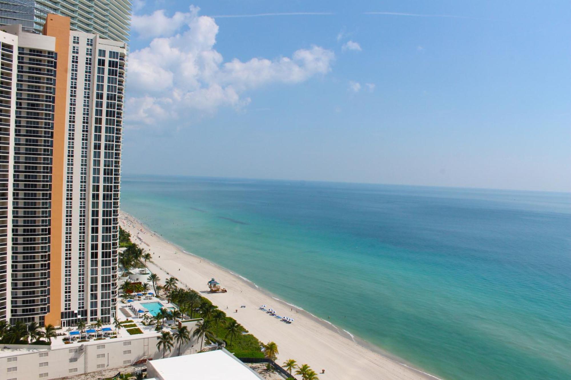 Marenas Beach Resort Sunny Isles Beach Exterior photo