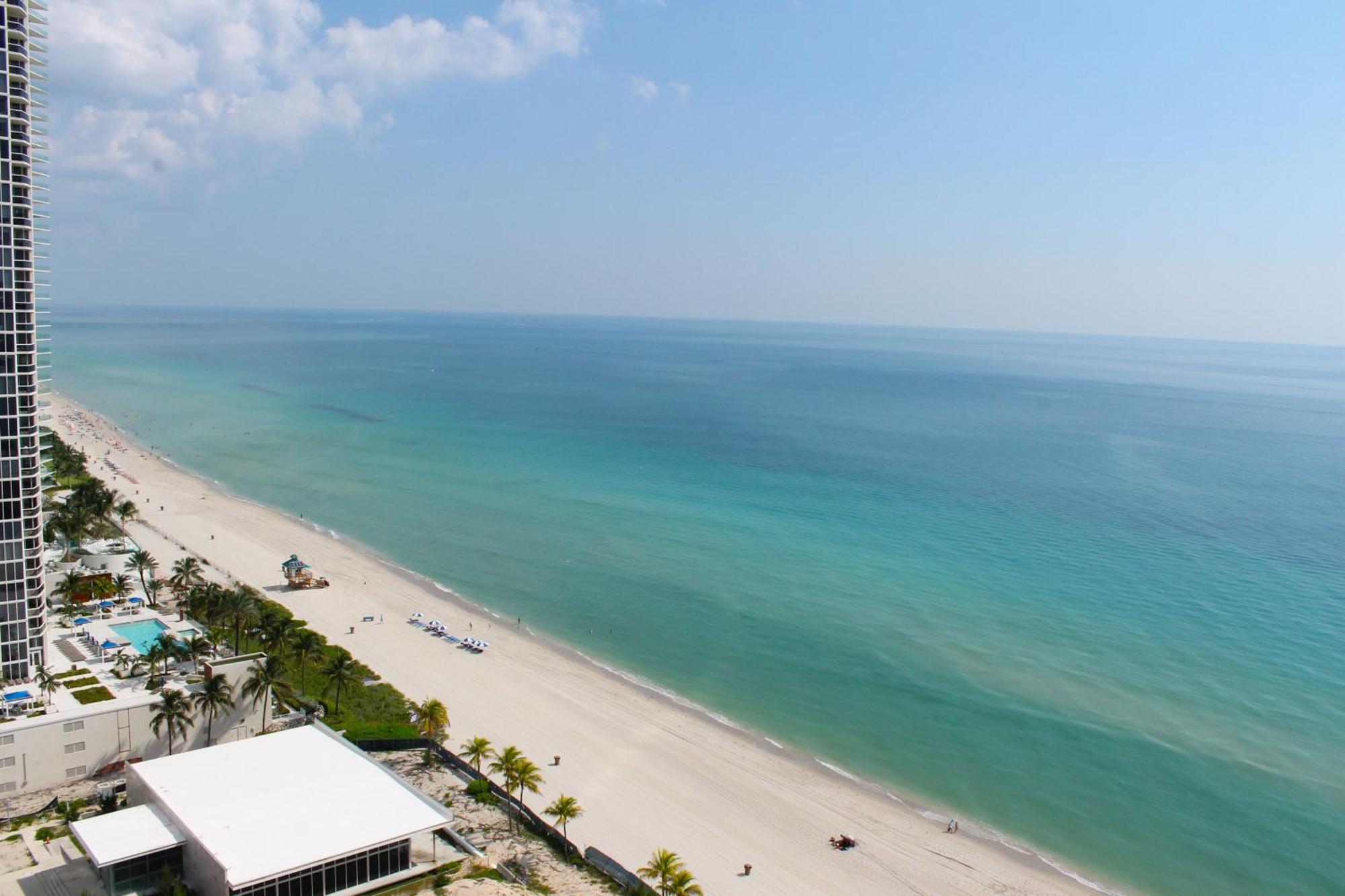 Marenas Beach Resort Sunny Isles Beach Exterior photo